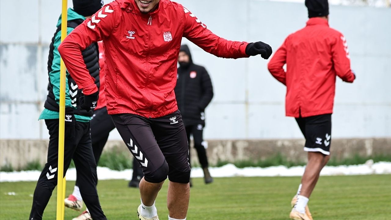 Sivasspor, Fenerbahçe Maçına Hazırlıklarını Sürdürüyor