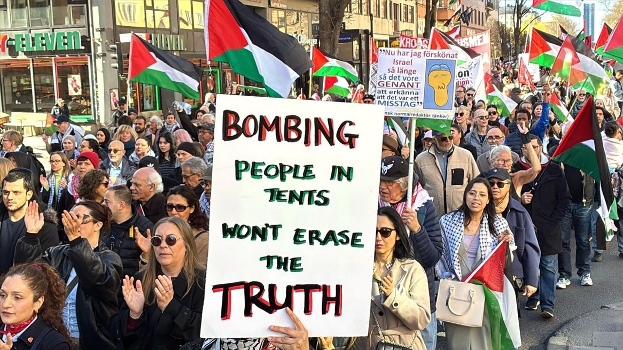 Stockholm'de İsrail Protestosu: Gazze'de Çocuk ve Kadınların İhlalleri Gündemde