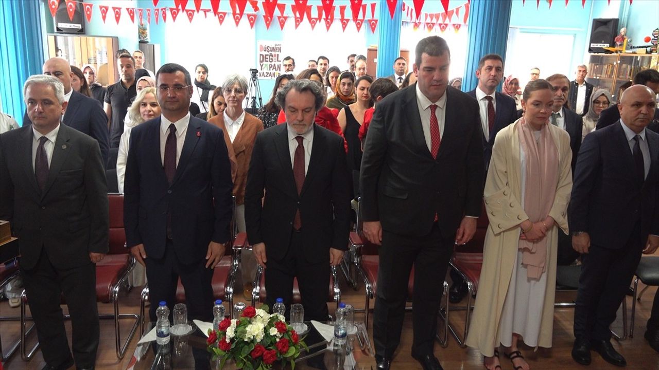 Tahran'da 23 Nisan Ulusal Egemenlik ve Çocuk Bayramı Etkinlikleri Gerçekleştirildi