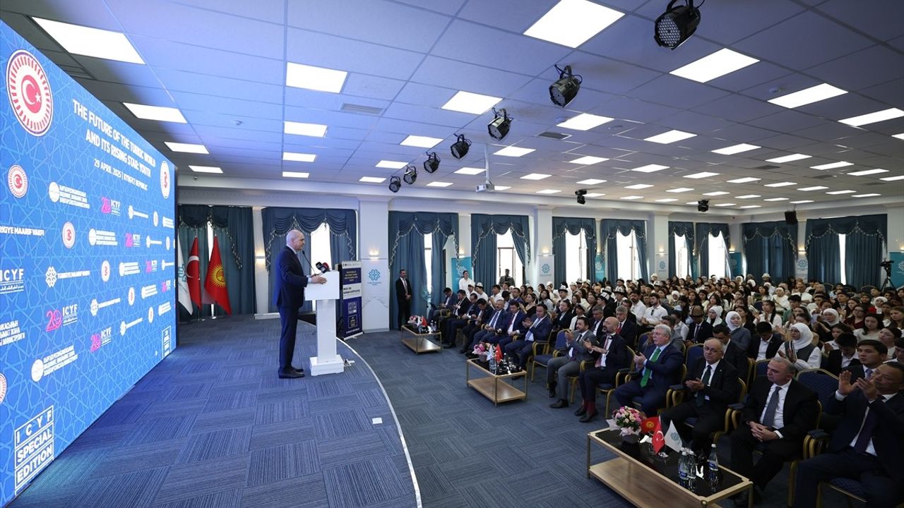 TBMM Başkanı Kurtulmuş, Bişkek'te Türk Dünyası Gençliği Üzerine Konuştu