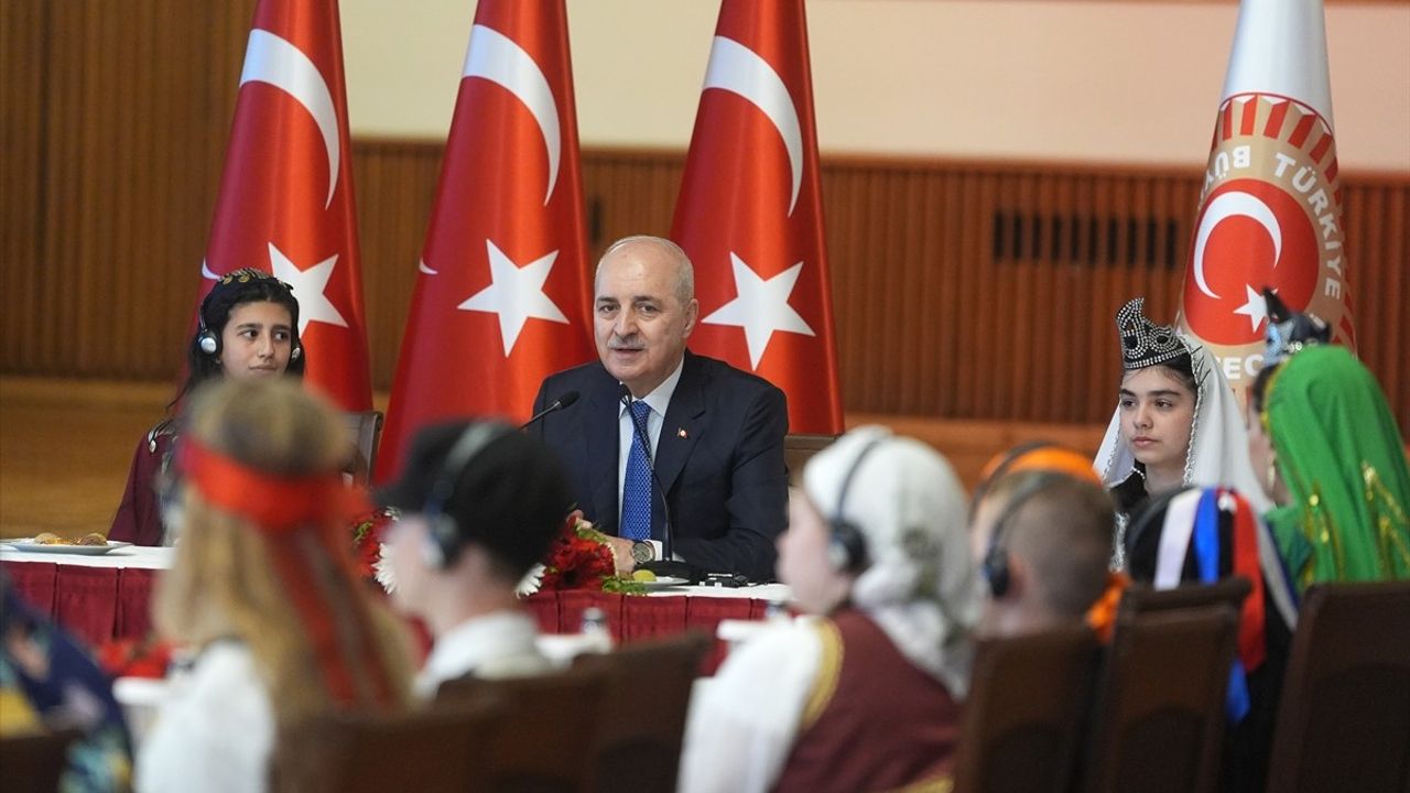 TBMM Başkanı Kurtulmuş, Dünya Çocuklarını Ağırladı