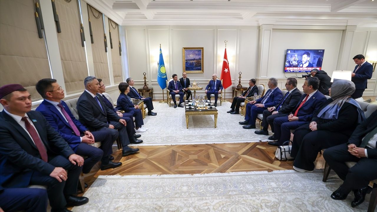 TBMM Başkanı Numan Kurtulmuş, Kazakistan Meclis Başkanı Yerlan Koşanov ile Görüştü