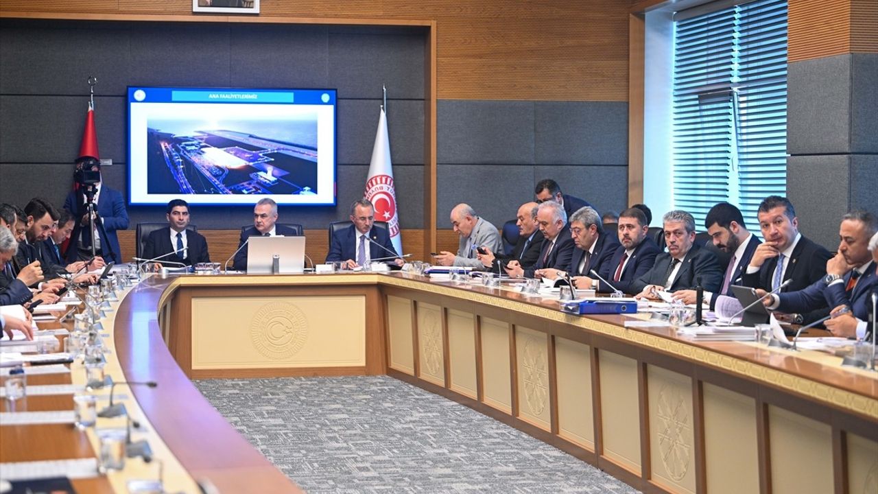 TBMM KİT Komisyonunda DHMİ'nin 2021-2022 Hesapları Görüşüldü