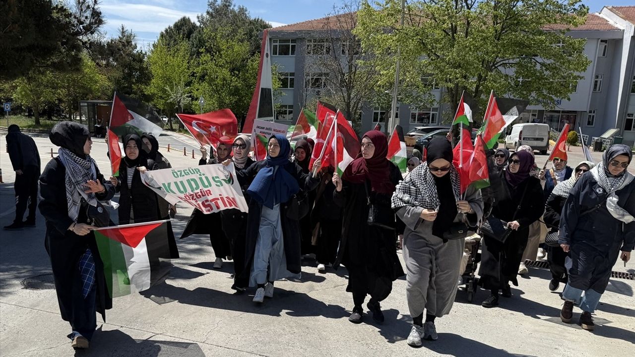 Tekirdağ'da Üniversite Öğrencilerinden Filistin'e Destek Yürüyüşü