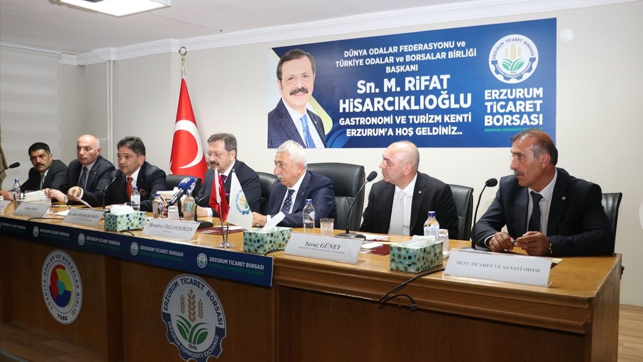 TOBB Başkanı Hisarcıklıoğlu, Erzurum'daki Ekonomi Forumunda Yüksek Enflasyon ve Ticaret Sorunlarına Dikkat Çekti