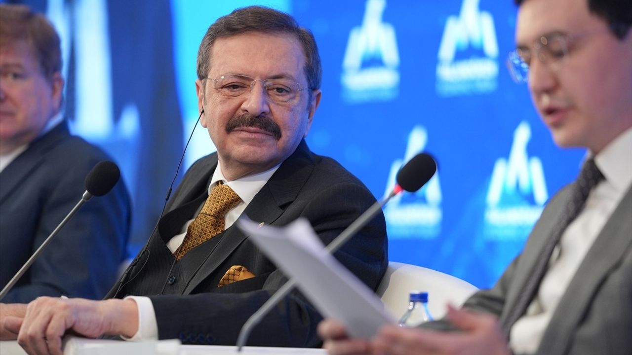 TOBB Başkanı Hisarcıklıoğlu, Palandöken Ekonomi Forumu'nda Ekonomik Vizyonu Paylaştı