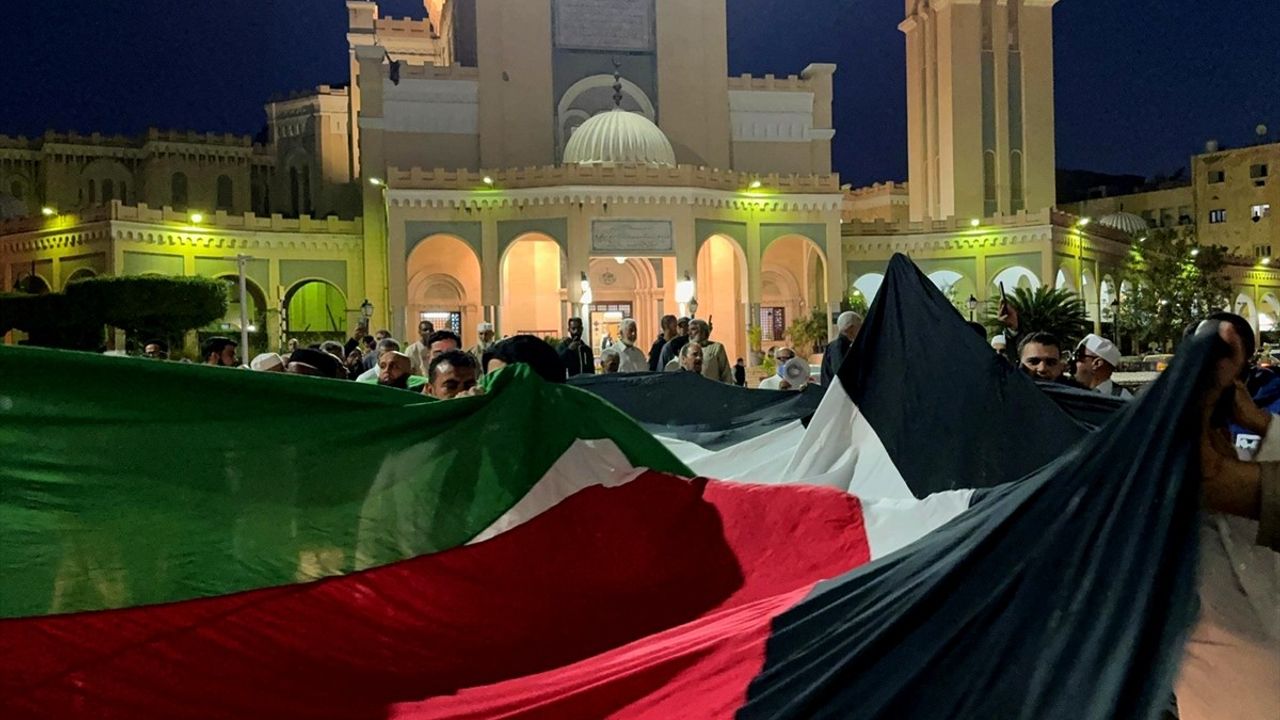 Trablus'ta Gazze'ye Destek Gösterisi Düzenlendi