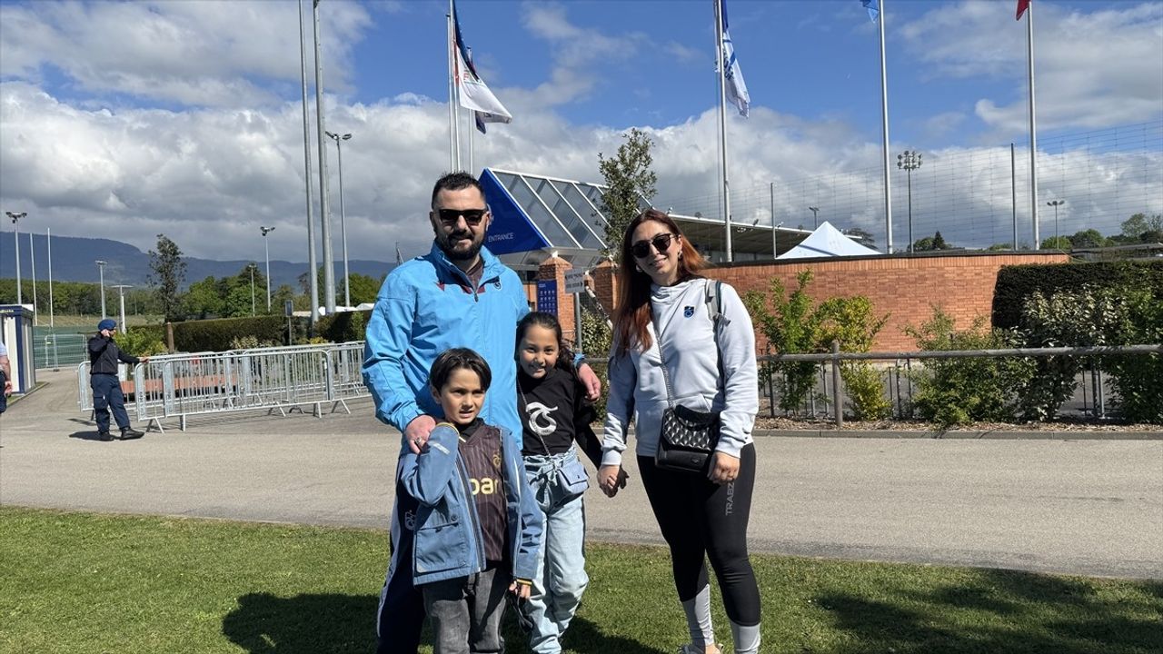 Trabzonsporlu Taraftarlardan UEFA Gençlik Ligi Maçına Yoğun İlgi