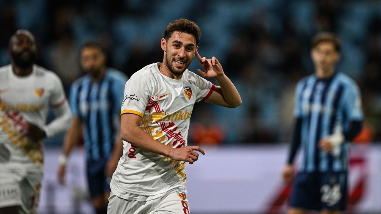 Trendyol Süper Lig'de Adana Demirspor - Bellona Kayserispor İlk Yarı Sonucu: 0-1