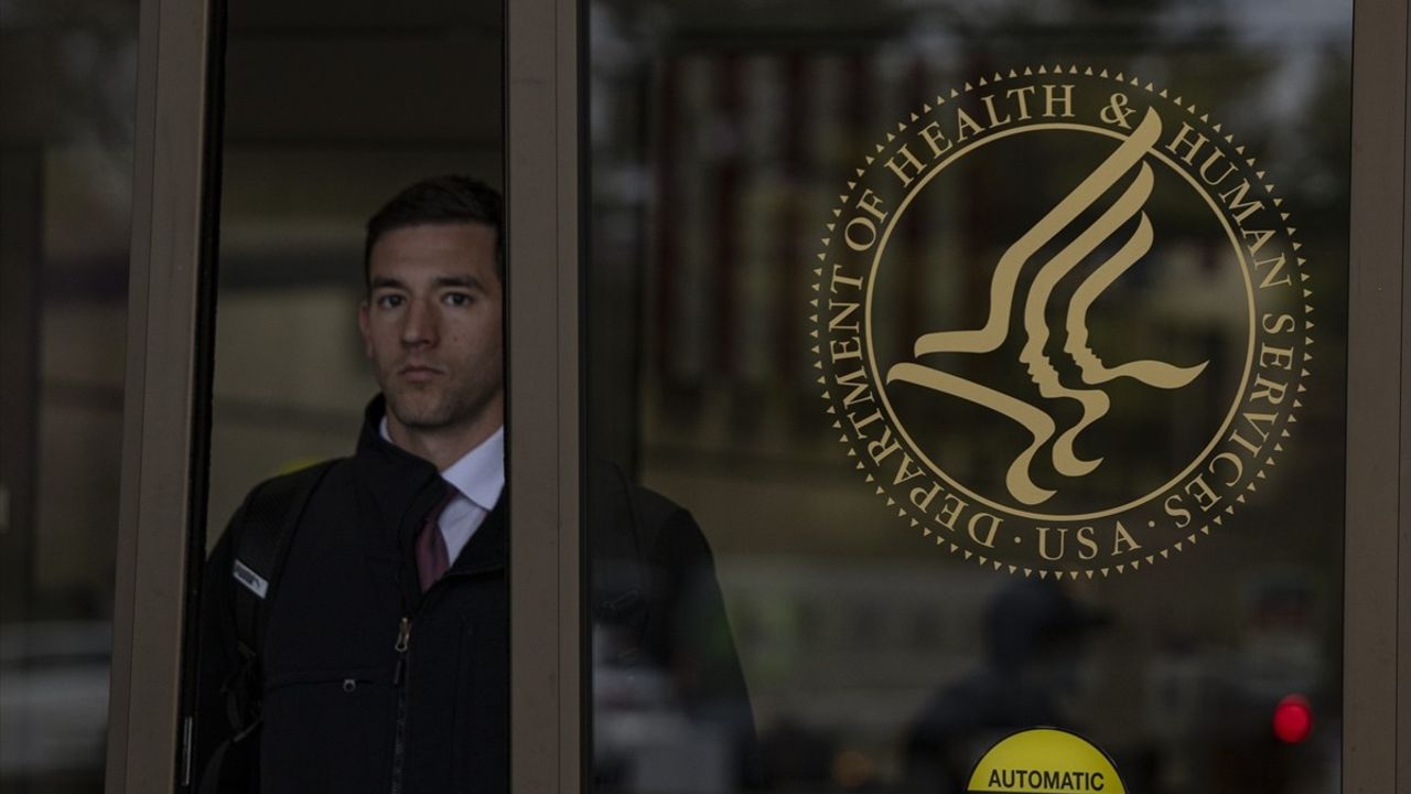 Trump Yönetimi Federal Sağlık Kurumlarında 10 Bin Çalışanı İşten Çıkarıyor