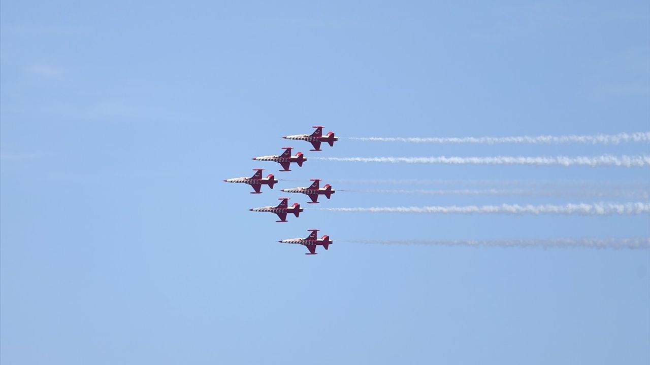 Türk Yıldızları Antalya'da Prova Uçuşu Gerçekleştirdi