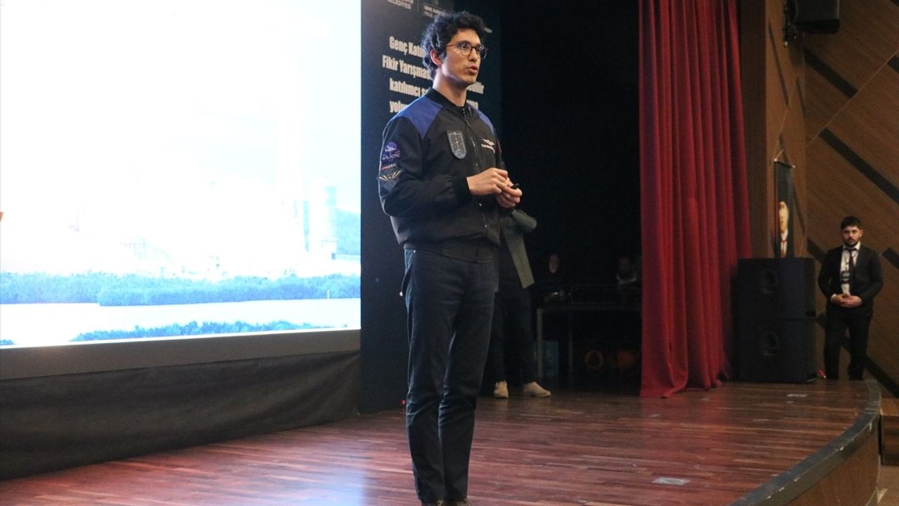 Türkiye'nin İkinci Astronotu Tuva Cihangir Atasever Sakarya'daki Öğrencilerle Buluştu