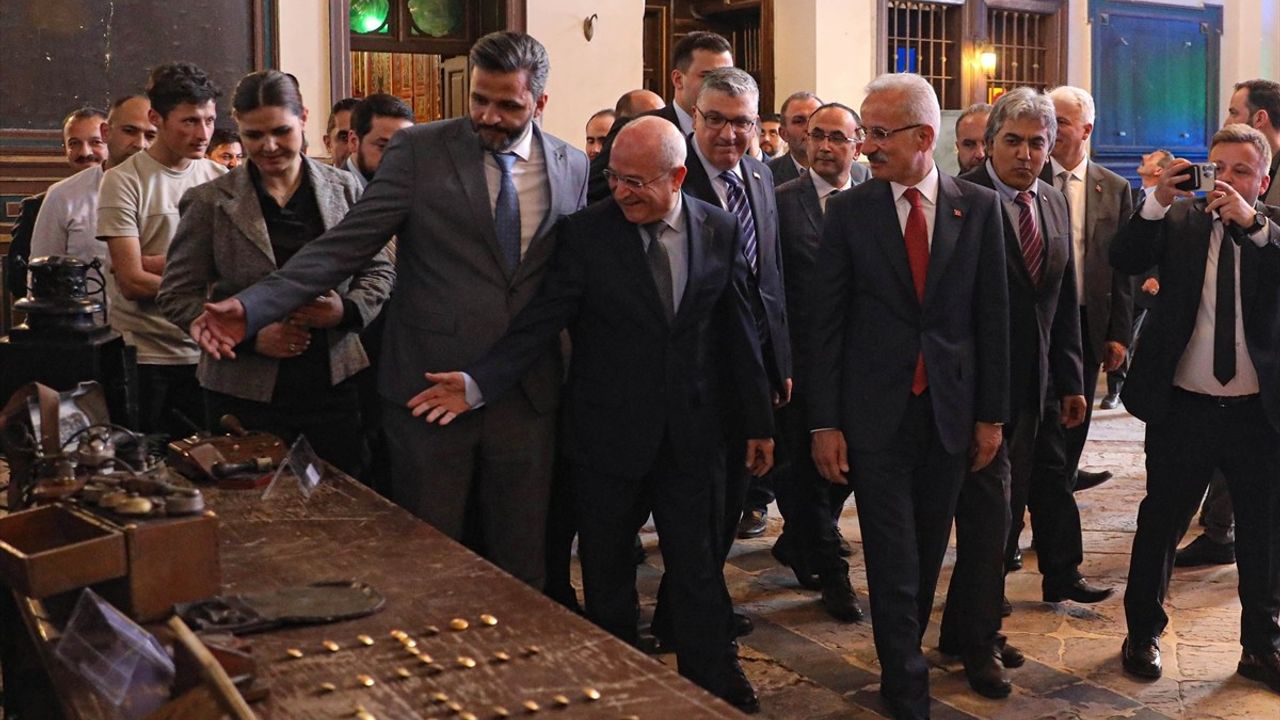 Ulaştırma ve Altyapı Bakanı Abdulkadir Uraloğlu, Şam'da Suriye Ulaşımını Güçlendirme Hedeflerini Açıkladı