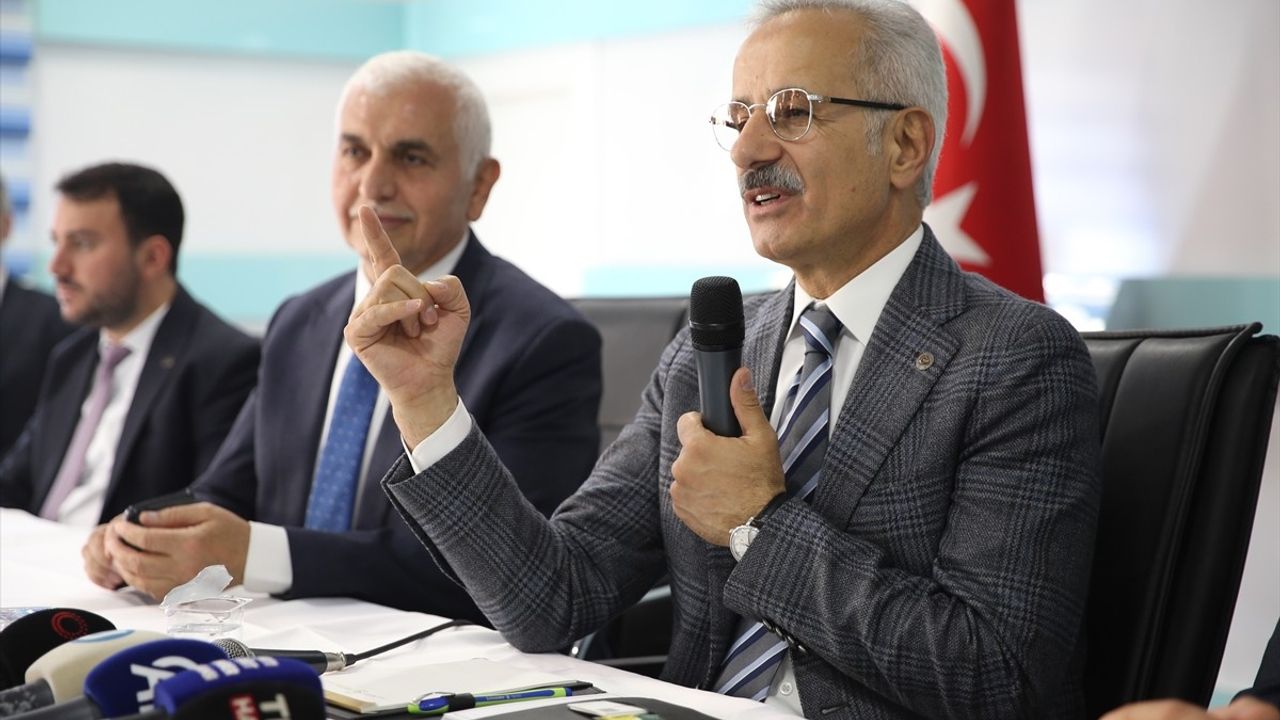 Ulaştırma ve Altyapı Bakanı Uraloğlu'ndan Ayrımcılığa Son Mesajı