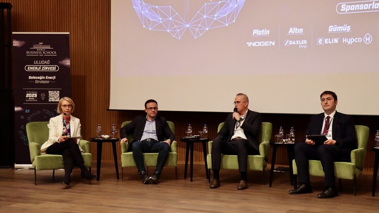 Uludağ Enerji Zirvesi'nin Sonuçları: 2035 İçin Yenilenebilir Enerji Hedefleri