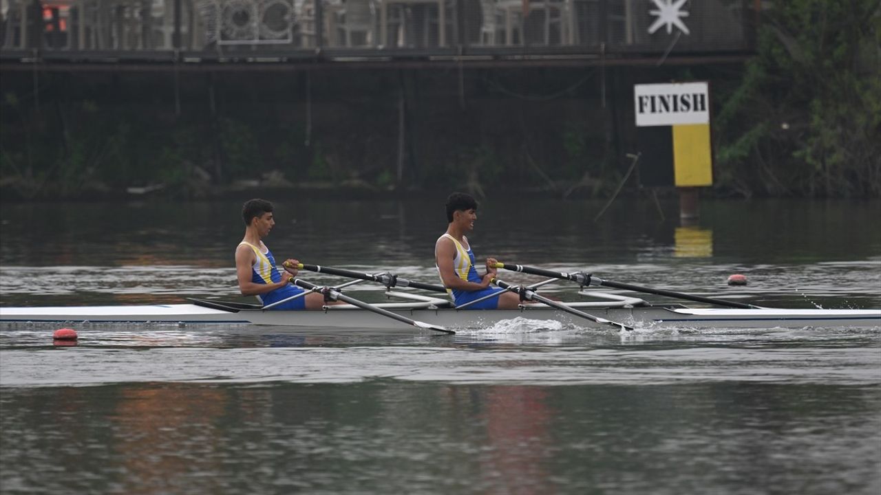 Uluslararası Meriç Kürek Yarışları Edirne'de Başladı