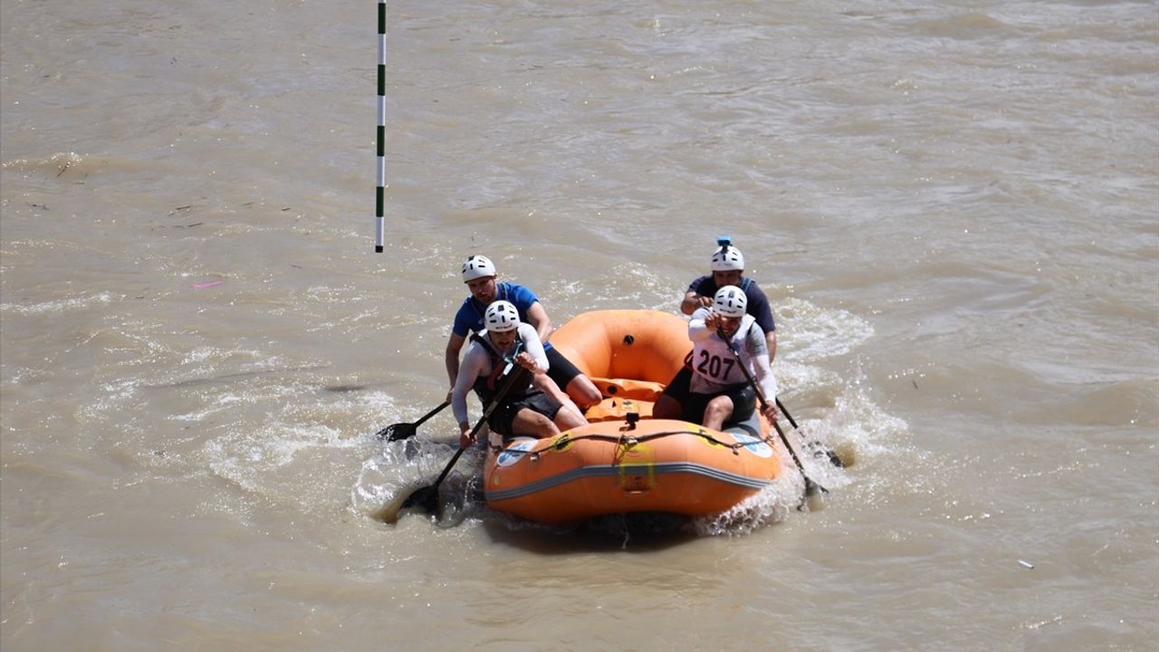 ÜNİLİG Türkiye Rafting Şampiyonası Bayburt'ta Devam Ediyor