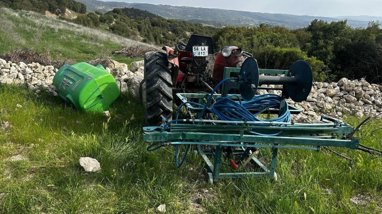 Uşak'ta Traktörün Altında Kalan Tarım İşçisi Ağır Yaralandı