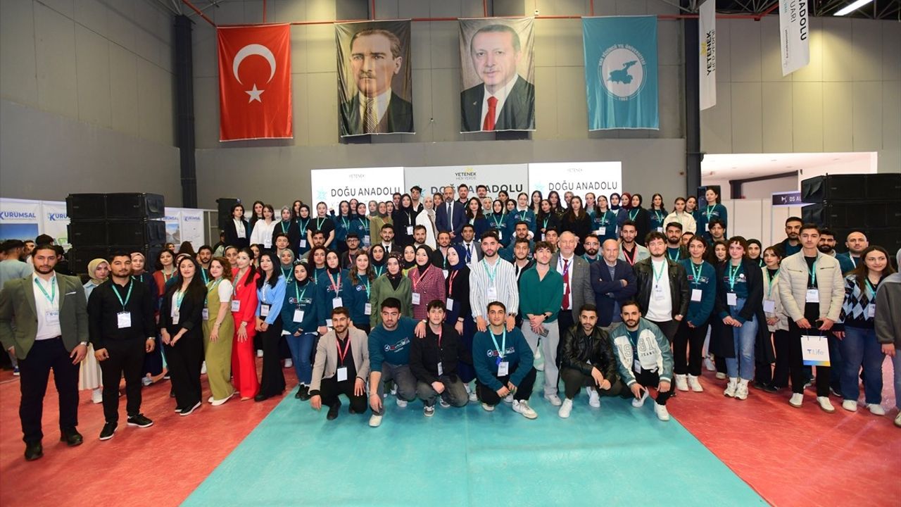 Van'da Doğu Anadolu Kariyer Fuarı (DAKAF'25) Başarıyla Tamamlandı