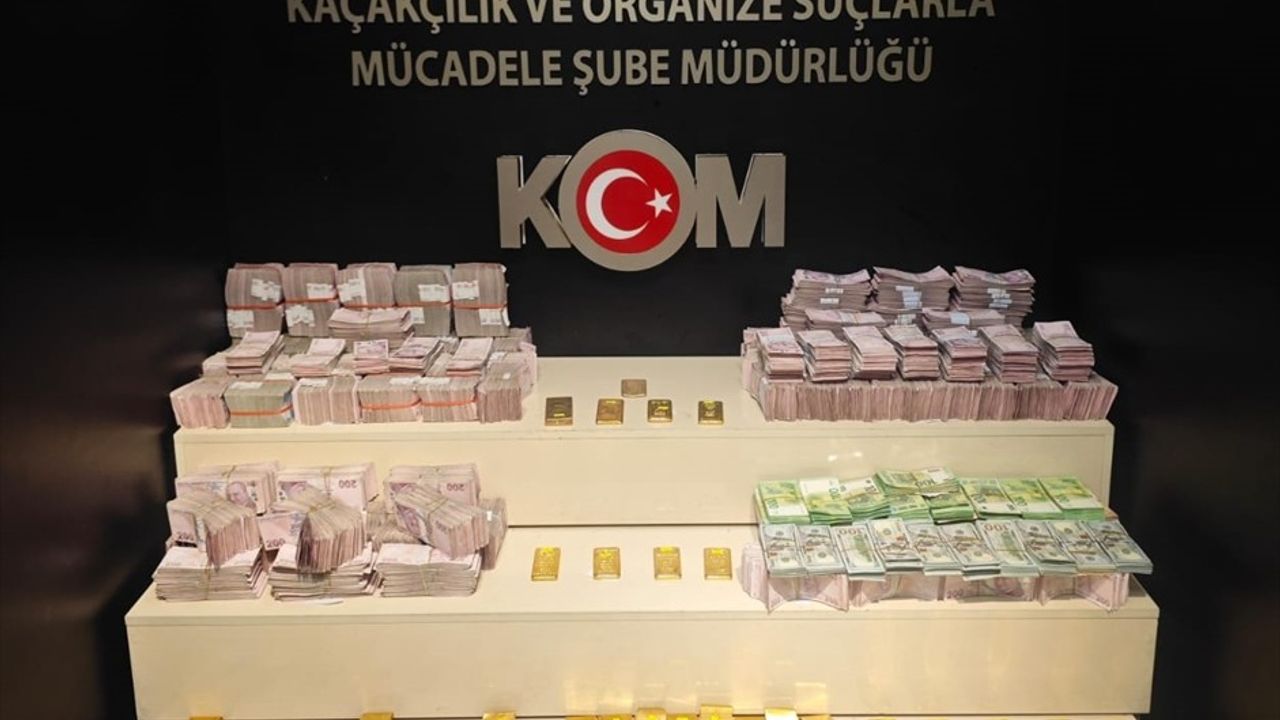 Van'da Gümrük Kaçağı 66 Kilo 668 Gram Altın Ele Geçirildi