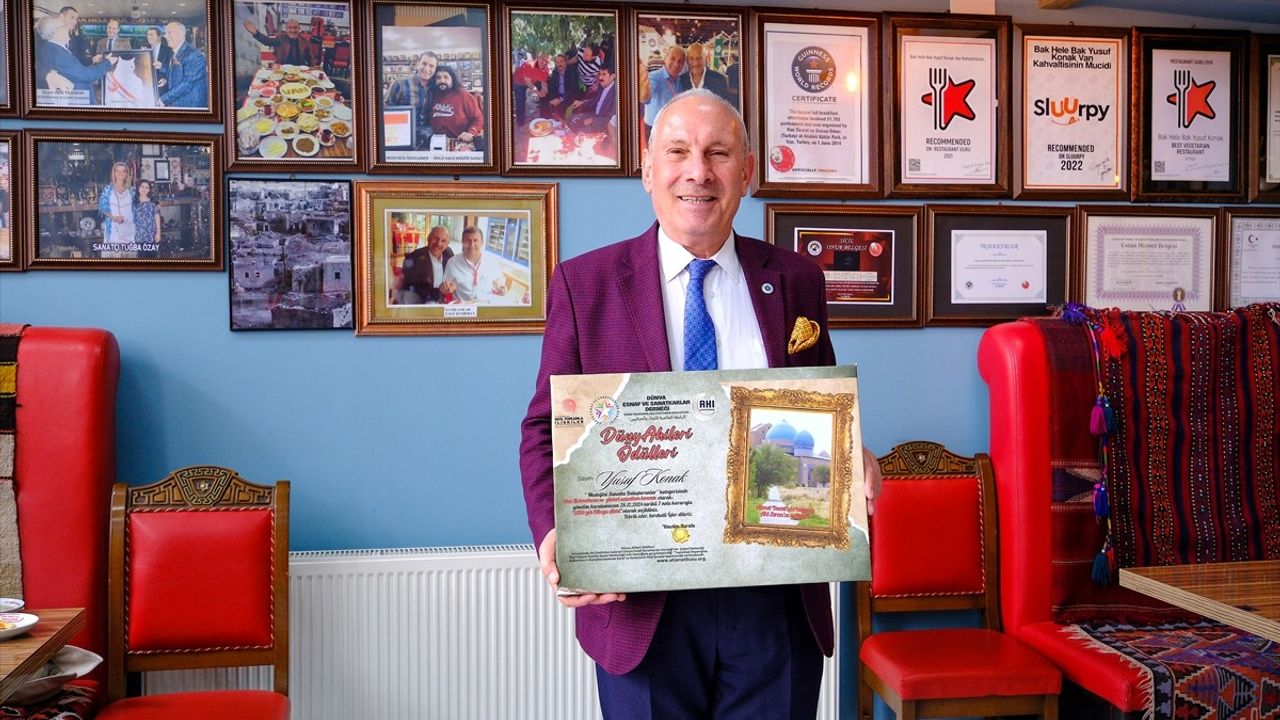 Van Kahvaltısının Tanıtım Elçisi Yusuf Konak, 'Dünya Ahisi' Ödülünü Aldı