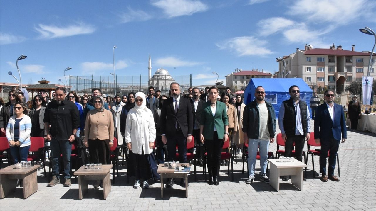Van YYÜ'de 2. Turizm Şenliği Başladı