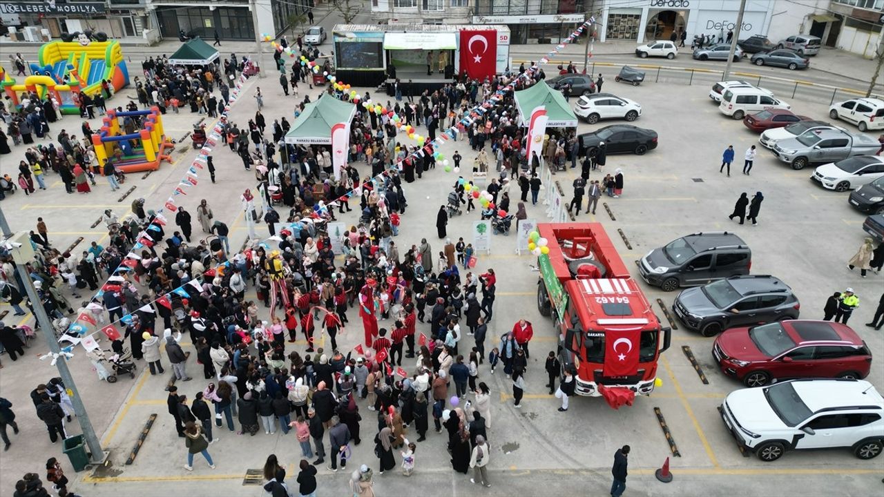 Yeşil Vatan Tırı, Sakarya'da 23 Nisan Coşkusunu Paylaştı