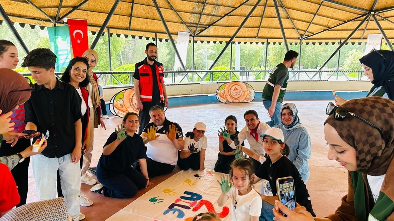 Yeşilay, Osmaniye'de Aileler İçin Dijital Detoks Kampı Düzenledi