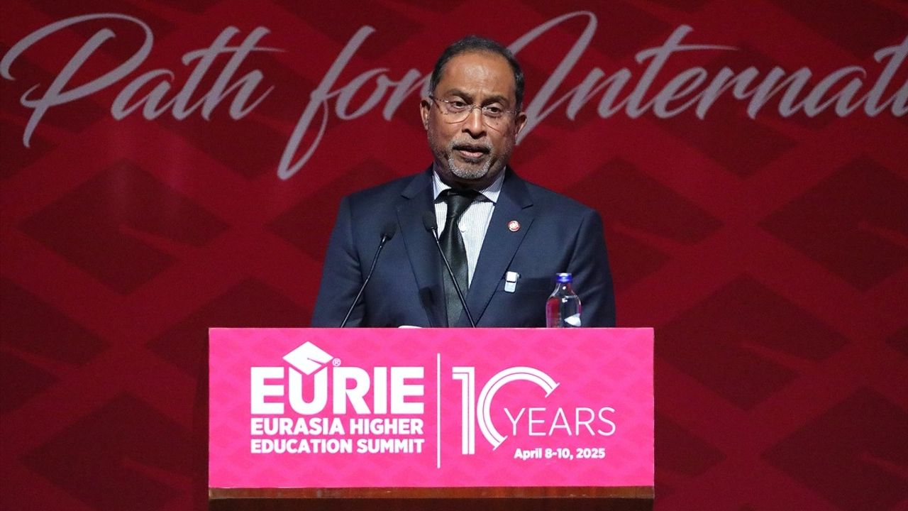 YÖK Başkanı Özvar, 2025 Avrasya Yükseköğretim Zirvesi'nde Türkiye'nin Eğitim Stratejilerini Açıkladı