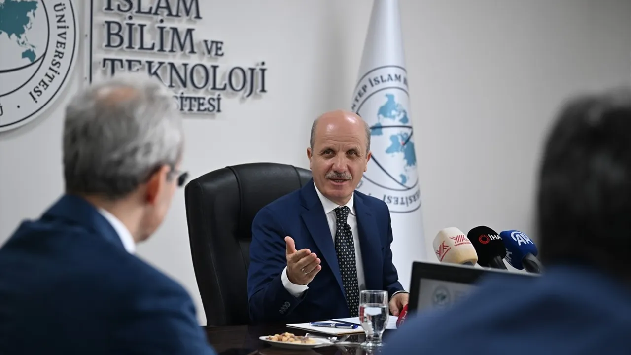 YÖK Başkanı Prof. Dr. Erol Özvar, Gaziantep İslam Bilim ve Teknoloji Üniversitesinde Açıklamalarda Bulundu