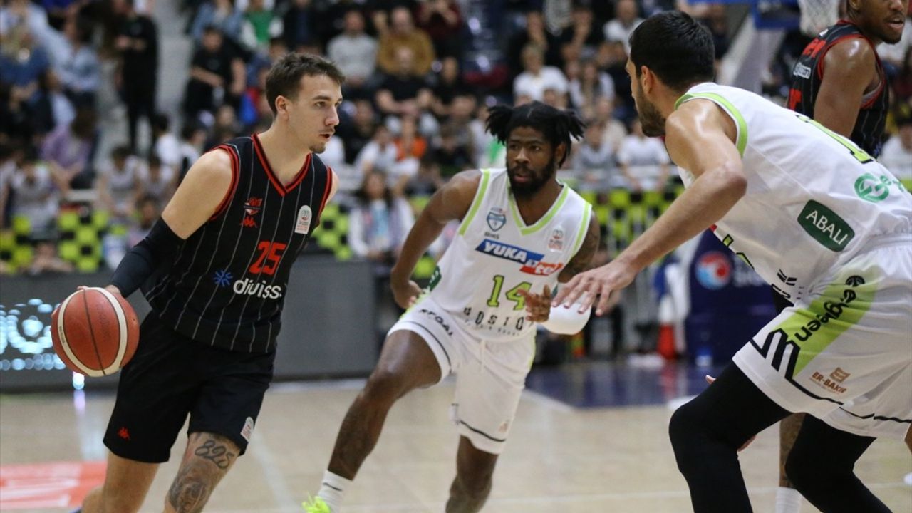 Yukatel Merkezefendi Belediyesi Basket, Manisa Basket Divissa'yı 92-78 Geçti