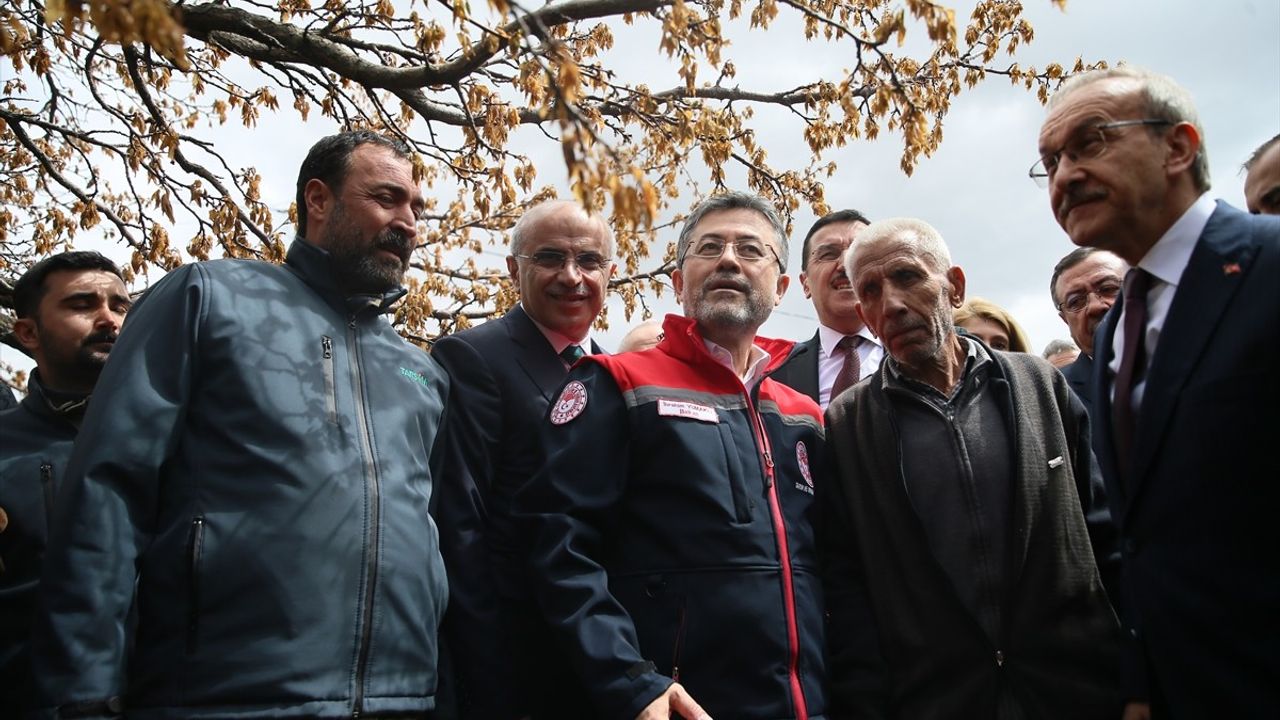 Zirai Don Etkisi: Bakan Yumaklı'dan Açıklamalar ve Tarım Sigortası Desteği