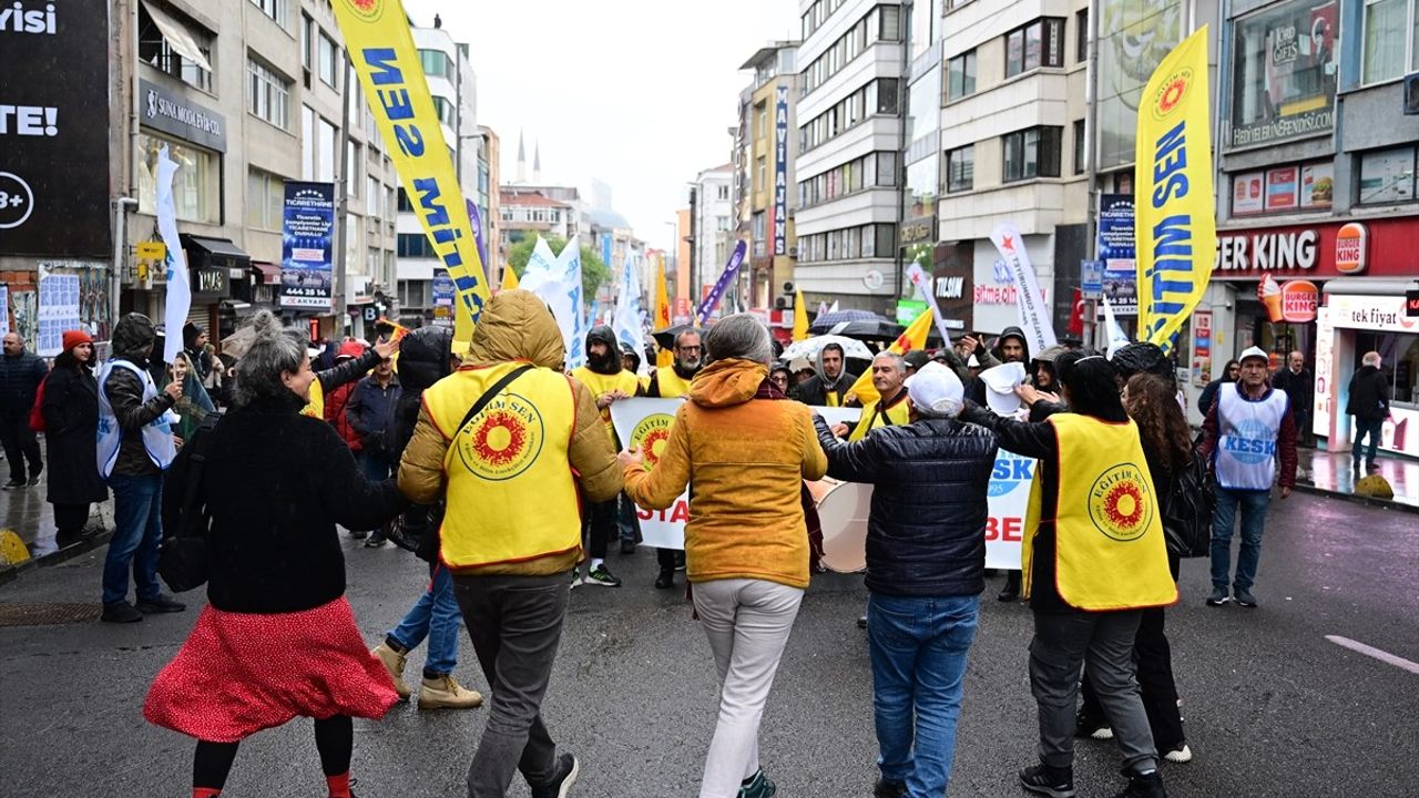 1 Mayıs Emek ve Dayanışma Günü Kadıköy’de Coşkuyla Kutlandı