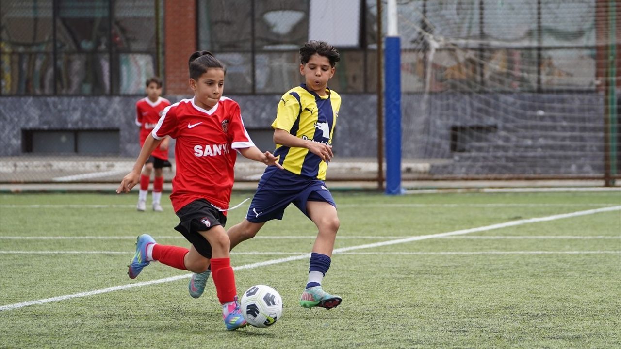 12 Yaş Altı Rize Cup 2025 Yiğit Demirel Uluslararası Futbol Turnuvası Başladı
