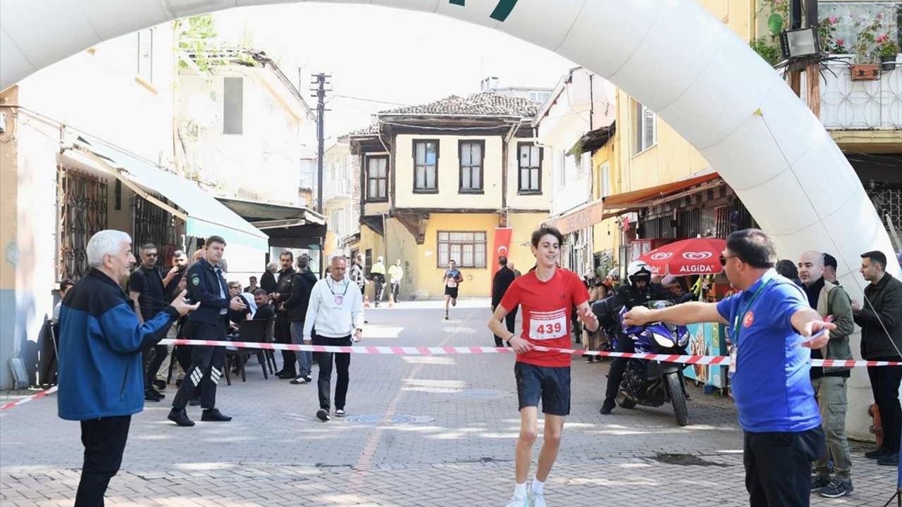 17. Uluslararası Tarihi Kent Koşusu Bursa'da Gerçekleşti