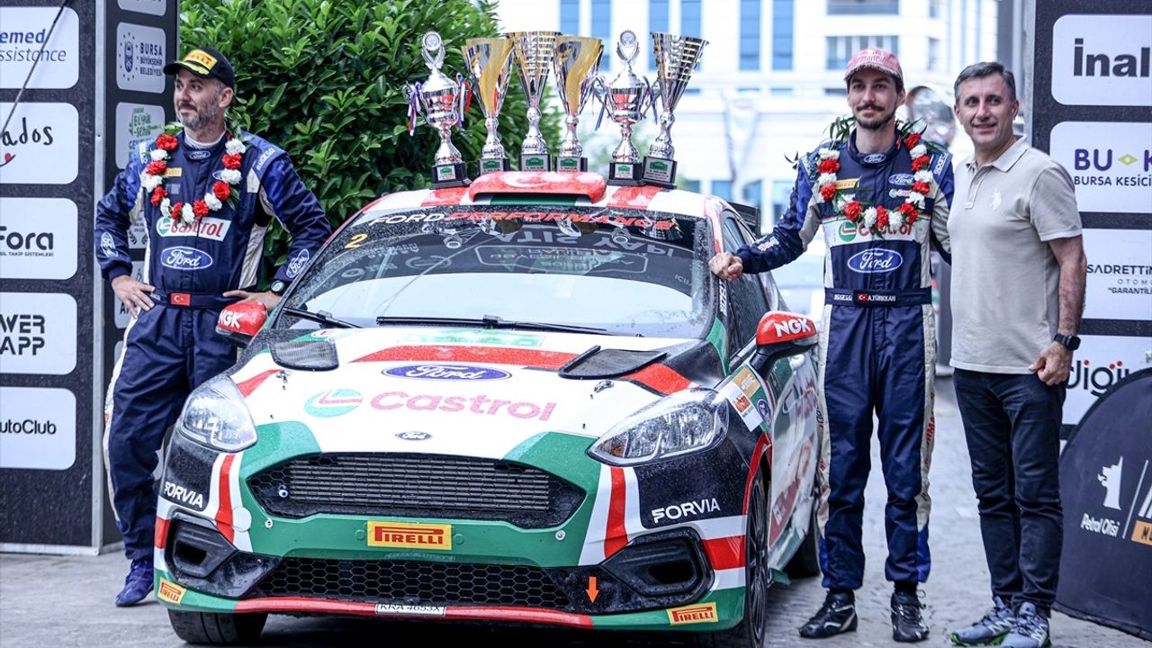 49. Yeşil Bursa Rallisi'nde Zafer Genç Pilot Kerem Kazaz'ın Oldu