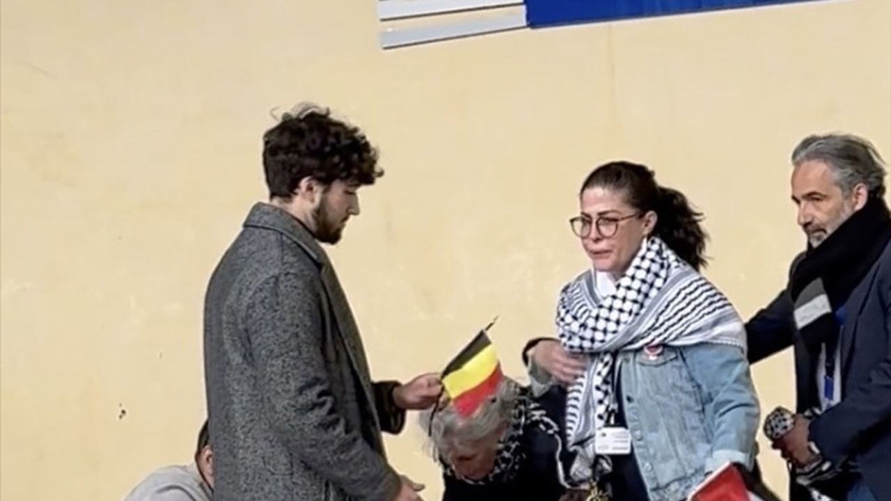 AB Komisyonu Önünde Gazze İçin Protesto