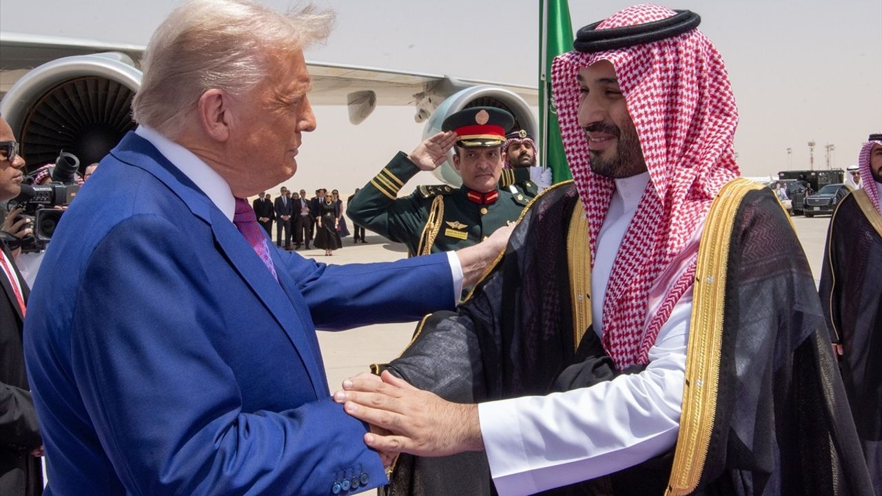 ABD Başkanı Trump, Suudi Arabistan'da Orta Doğu Turu Başlattı