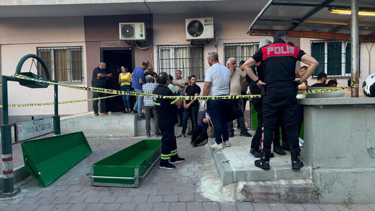 Adana'da Eski Eşini Silahla Öldüren Kişi Yakalandı