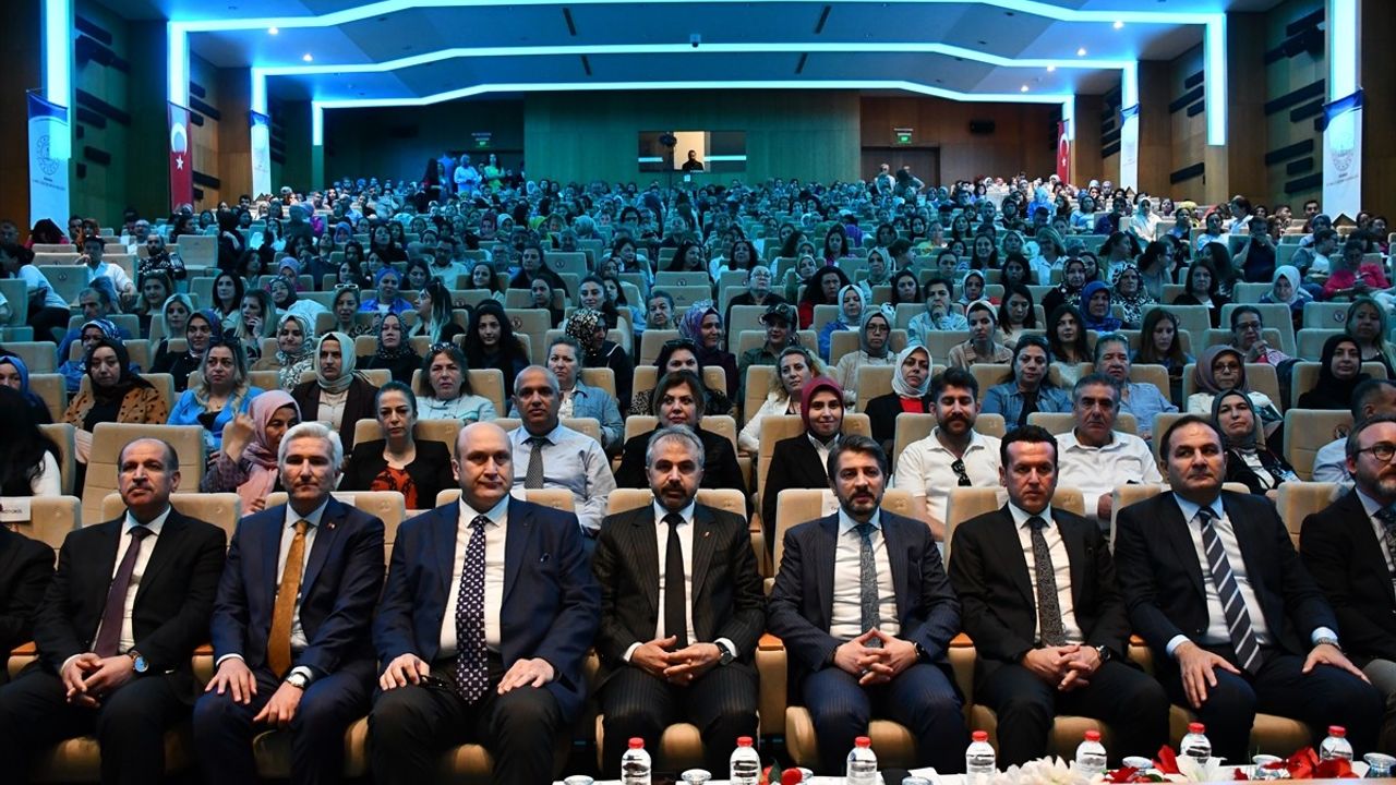 Adana'da Maarif Modeli Aile Okulu Buluşmaları Gerçekleştirildi