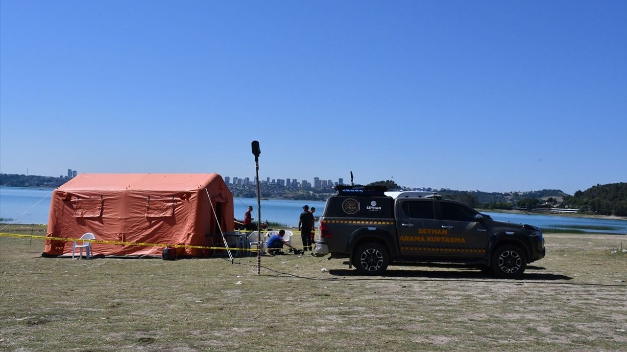 Adana'da Seyhan Baraj Gölü'nde Kaybolan Genç Emirhan Gürbüz'ün Arama Çalışmalarına Ara Verildi