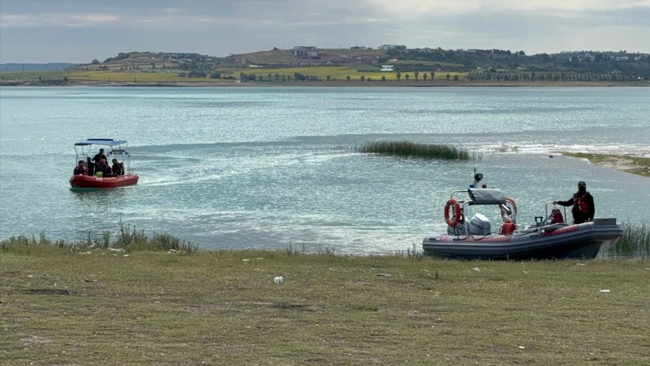 Adana'da Seyhan Baraj Gölü'nde Kaybolan Genç İçin Arama Çalışmaları Yeniden Başladı