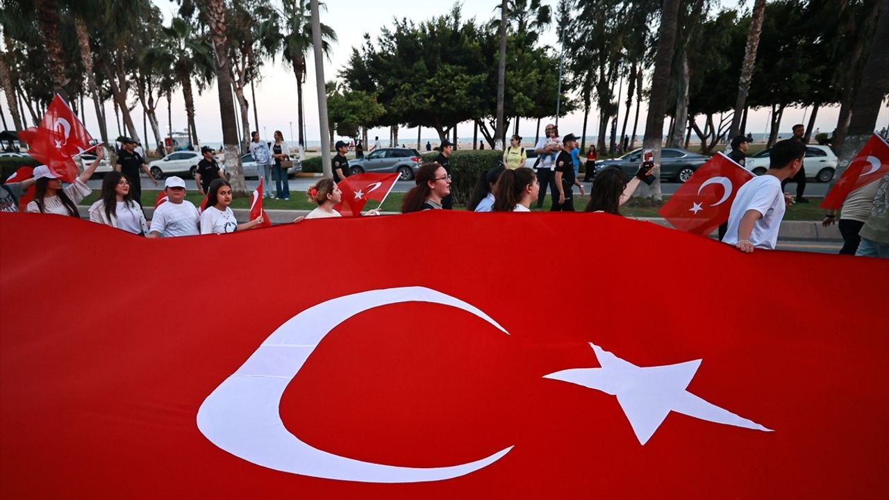 Adana ve Mersin'de 19 Mayıs Atatürk'ü Anma, Gençlik ve Spor Bayramı Coşkuyla Kutlandı