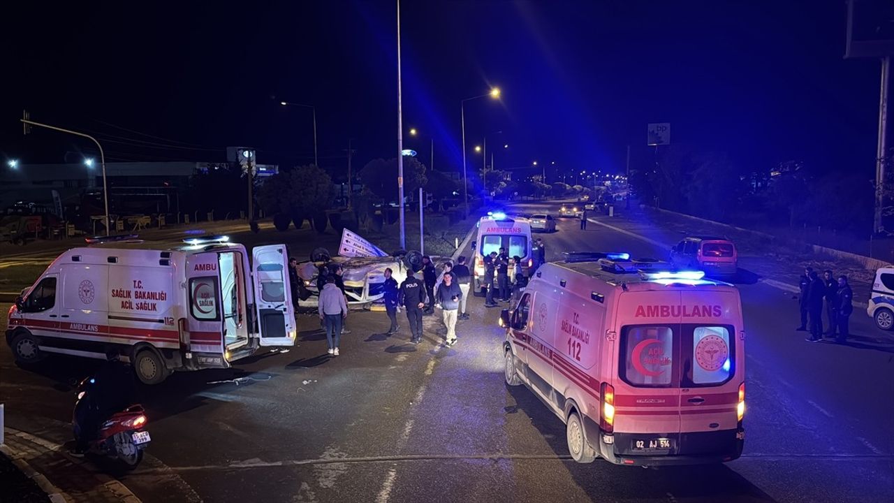 Adıyaman'da Otomobil Çarpışması: 3 Yaralı