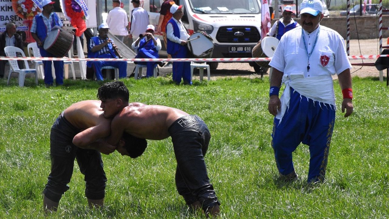 Afyonkarahisar'da 42. Karaadilli Yağlı Güreşleri'nde Feyzullah Aktürk Başpehlivan Oldu