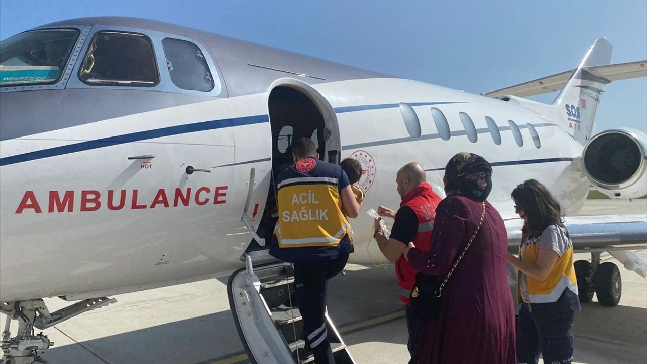 Ağrı'da Karaciğer Yetmezliği Olan 2 Yaşındaki Çocuk, Ankara'ya Sevk Edildi