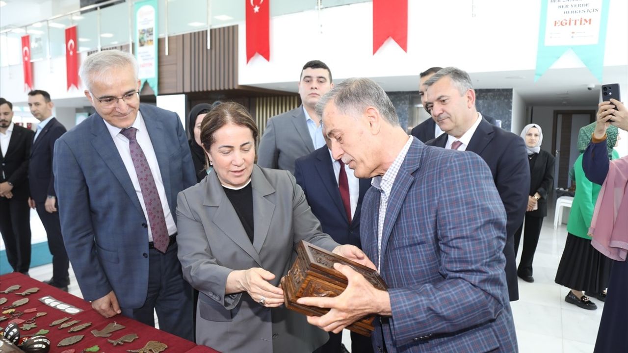 Aile ve Sosyal Hizmetler Bakan Yardımcısı Sevim Sayım Madak'tan Çubuk'a Ziyaret