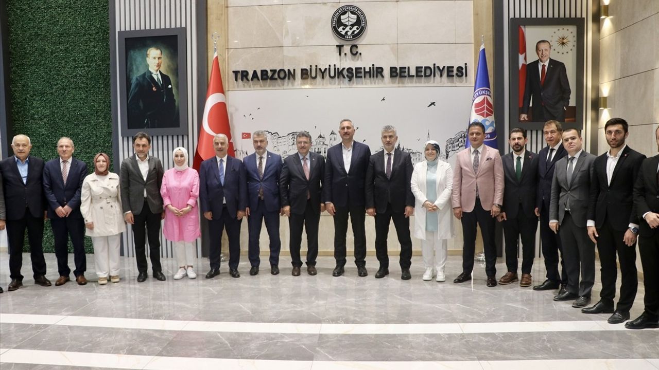 AK Parti Grup Başkanvekili Abdulhamit Gül, Gençlere Gelecek Vizyonunu Aktardı