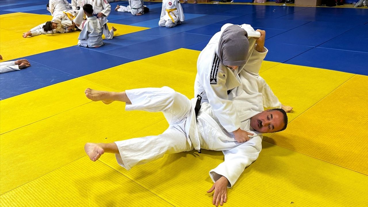 Aksaray'nın Judocu Müdürü Aslan Yıldız, Gençlere Sporun Güzelliklerini Göstermeyi Hedefliyor