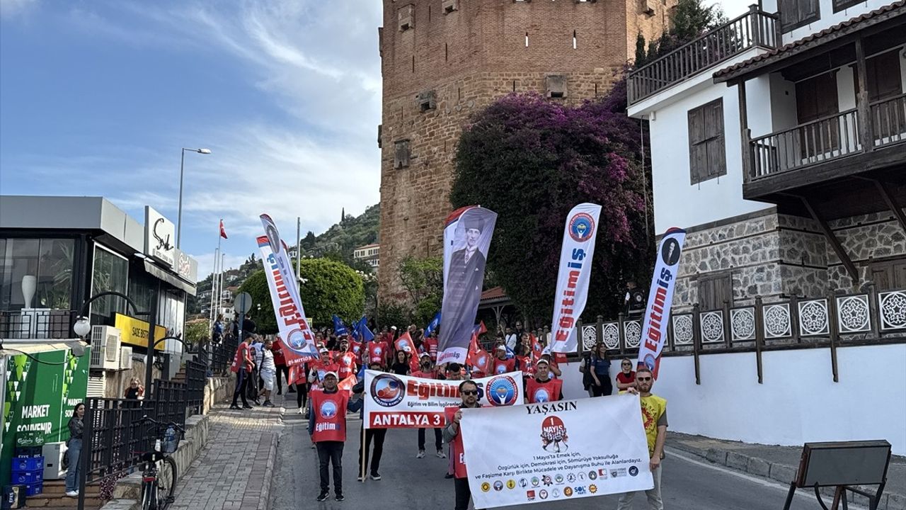 Alanya'da 1 Mayıs Emek ve Dayanışma Günü Coşkuyla Kutlandı
